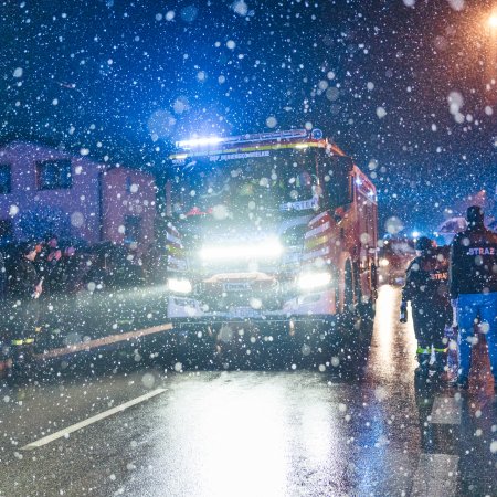 Przywitanie nowego wozu strażackiego OSP Książenice